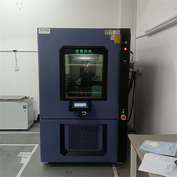 半導(dǎo)體照明電器高低溫環(huán)境試驗(yàn)箱